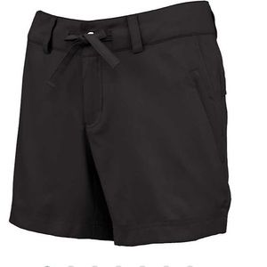 Magellan outdoors women’s shorts black